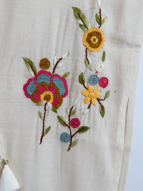 Ivory Kurta, Pants and Dupatta Set