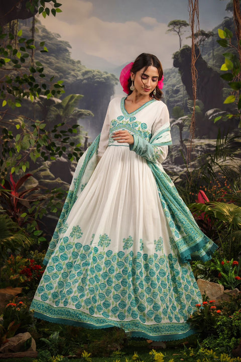Kurta and Dupatta set in Mulmul Cotton