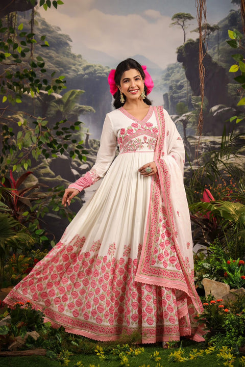 Kurta and Dupatta set in Mulmul Cotton