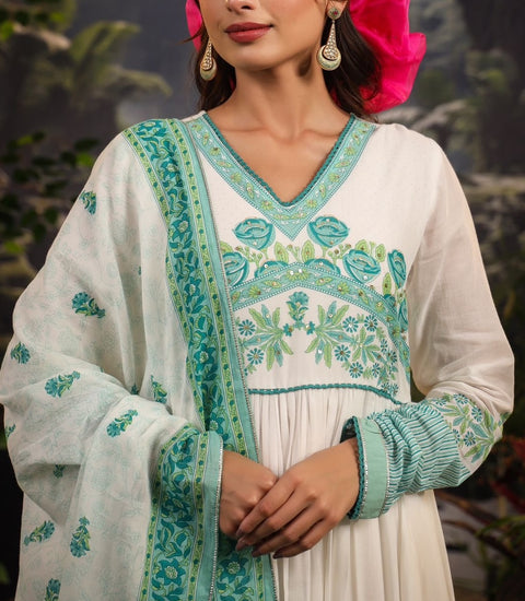 Kurta and Dupatta set in Mulmul Cotton