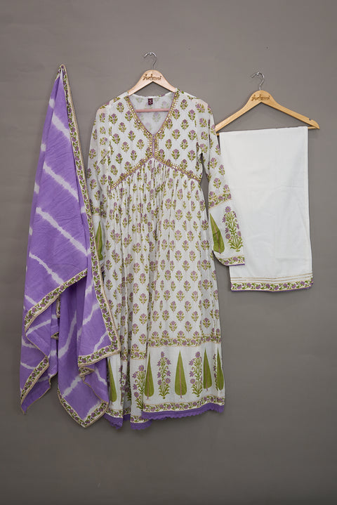 Lavender/White Kurta, Pants and Dupatta set in Cotton