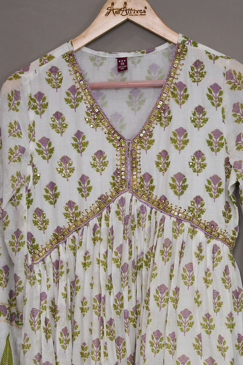 Lavender/White Kurta, Pants and Dupatta set in Cotton