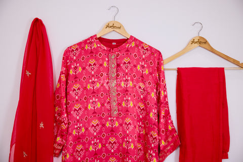 Pink Kurta, Pants and Dupatta set in Gajji Silk