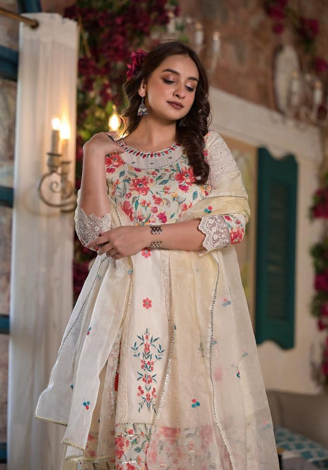 Cream/Pink Kurta, Pants and Dupatta set in Cotton