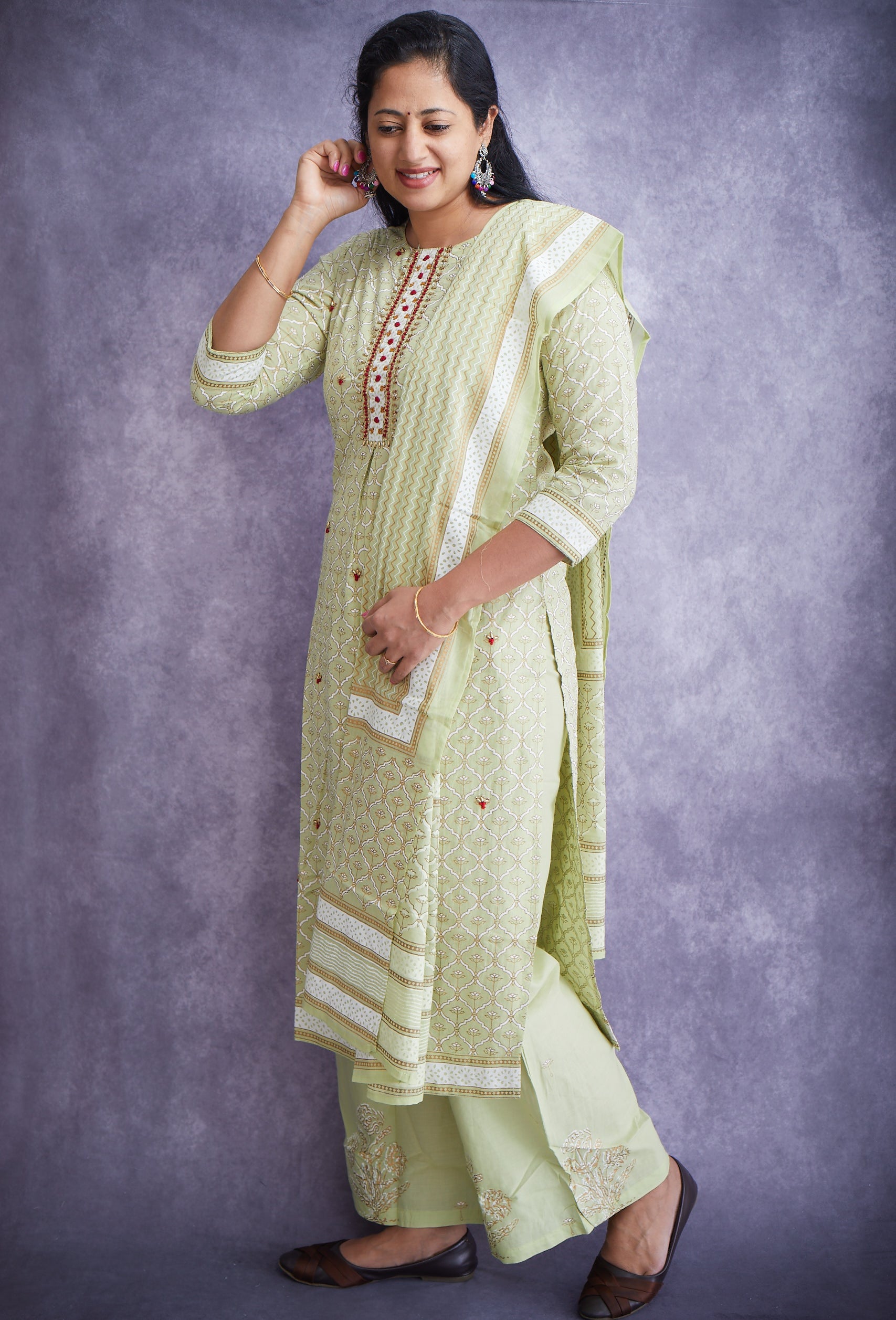 Fine embellished straight kurta. – Abhishek Sharma