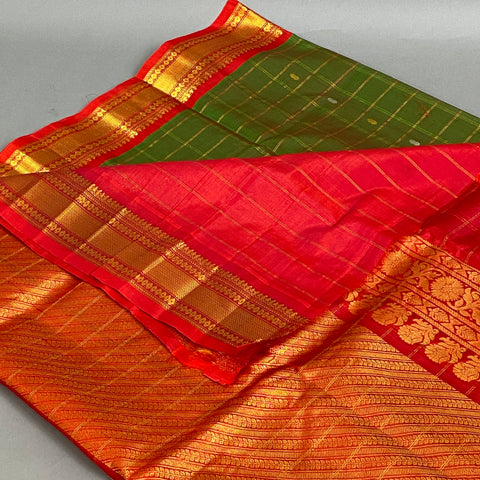 Gadwal Saree- Green and Red W/ Gold Zari (Attached Blouse Material)