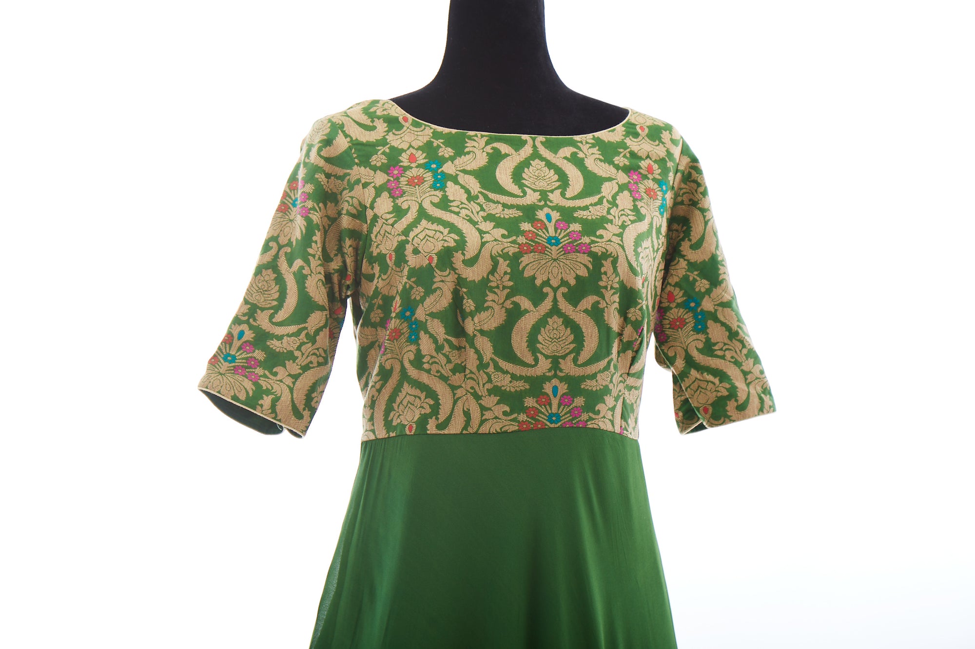 Green with envy. Stand out in our emerald silk brocade gown. #rtwdebbieco  #debbieco #atelierdebbieco | Instagram